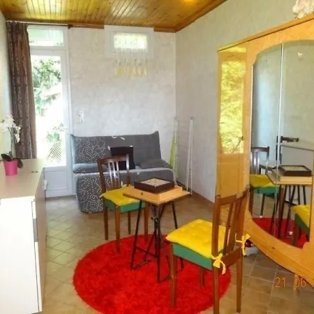 House Larchicou 2 Ferienhaus Pampelonne