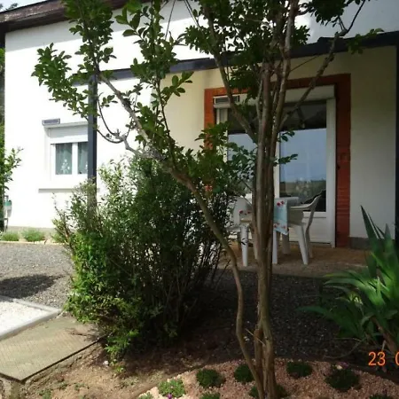 House Larchicou 2 *